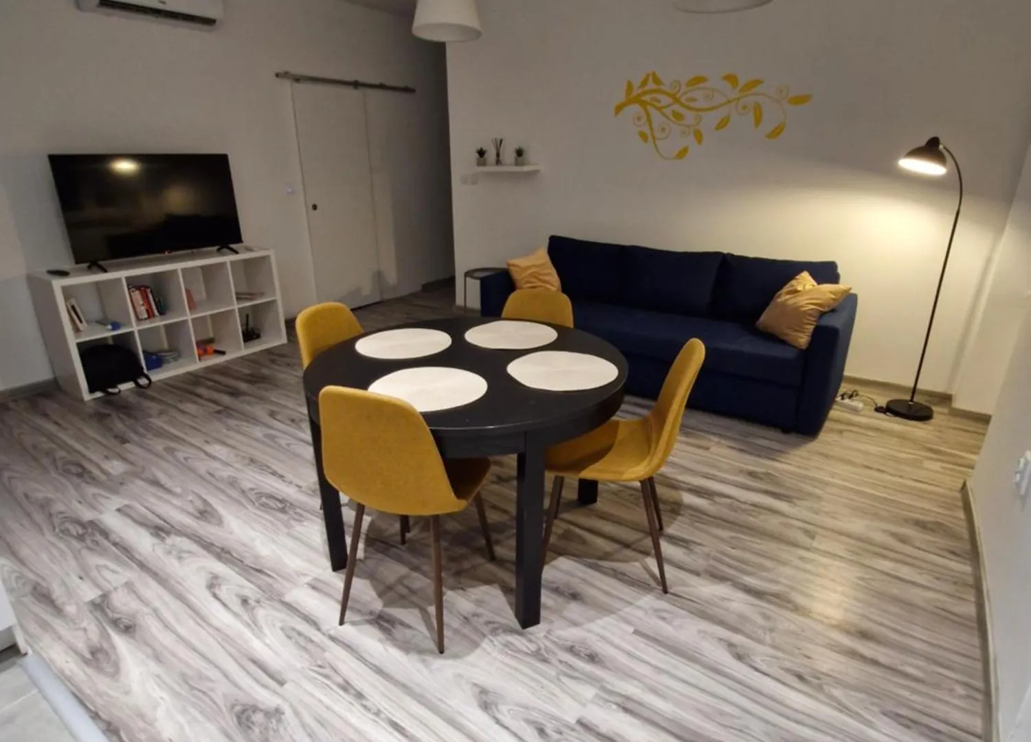 Yellow Apartment Pula 0*,  Croatia